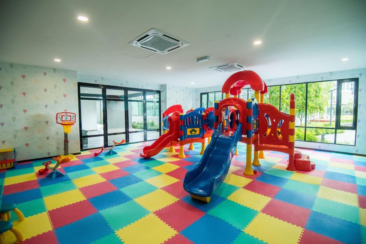 Molek Regency Taman Molek Hotel