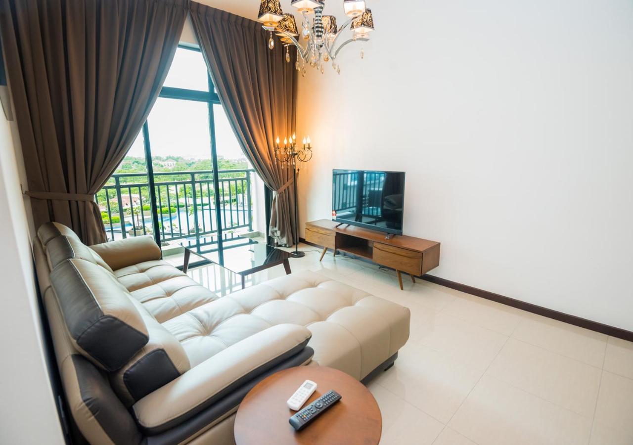Molek Regency Taman Molek Hotel 5*