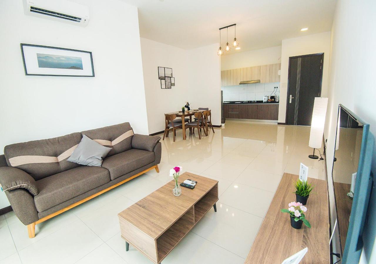 Molek Regency Taman Molek Hotel