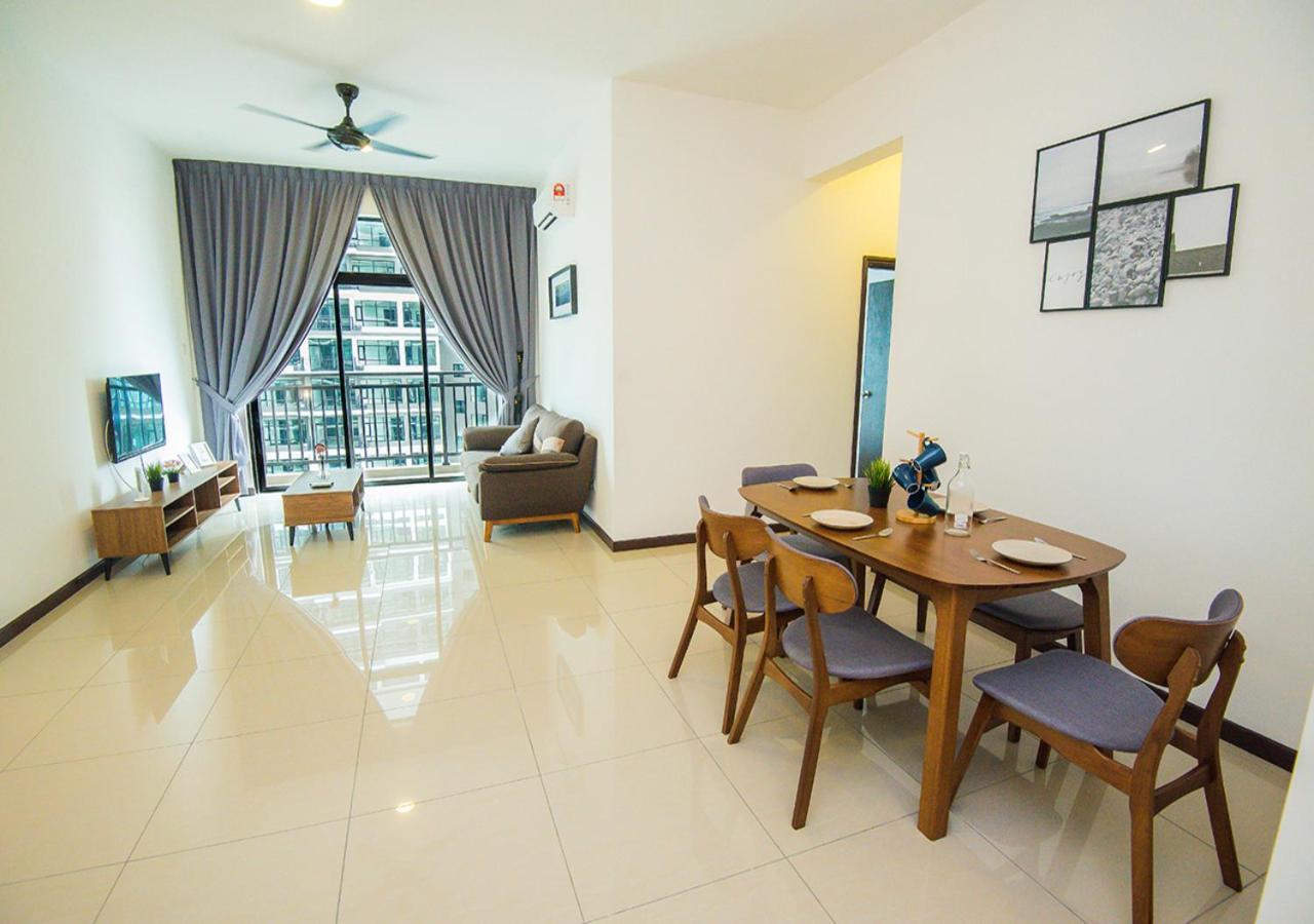 Molek Regency Taman Molek