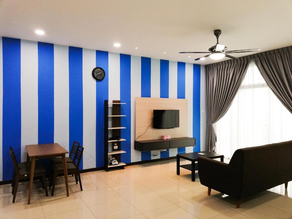 Molek Regency Taman Molek 5*