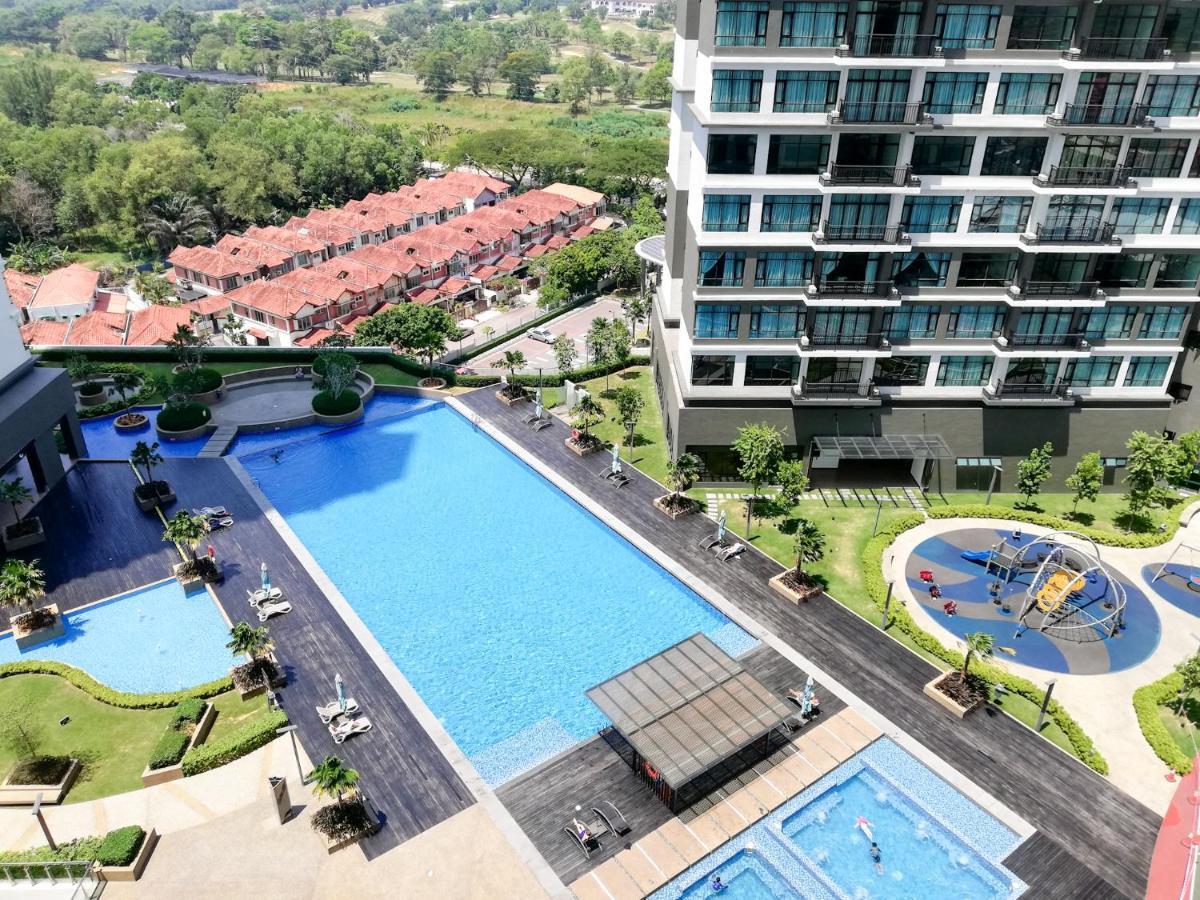 Molek Regency Taman Molek Hotel 5*